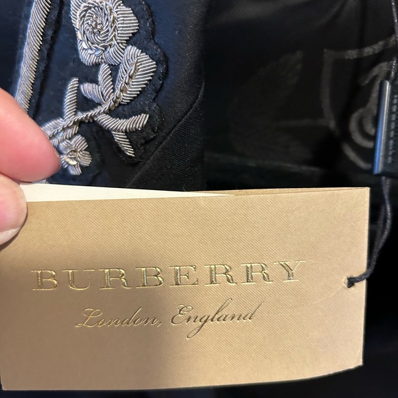 Burberry Blazer Authentic NWT. - Picture 7 of 13